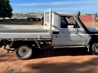 2005 Toyota HDJ79 Landcruiser Ute