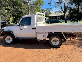 2005 Toyota HDJ79 Landcruiser Ute