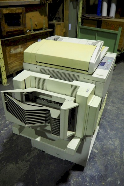 MSL 885 - A HIGH-QUALITY OFFICE PHOTO COPIER CANON NP 6030