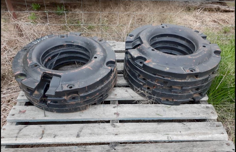 Rear wheel tractor weights