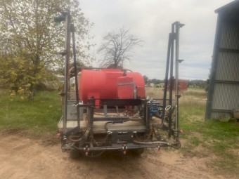 1989 Toyota Land Cruiser and Silvan 5m Boomspray