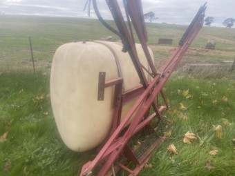 Hardi 800L 7.5 meter Boomspray