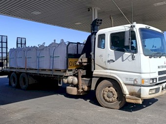 2002 Mitsubishi FV500 Crane Truck with Beaver Tail and Ramps