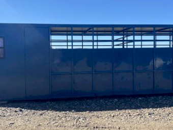 Dual Purpose Stock & Horse Crate with Living & Saddle Box