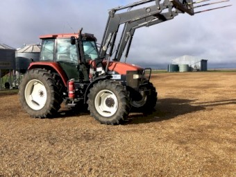 1997 New Holland M100 Tractor/Loader