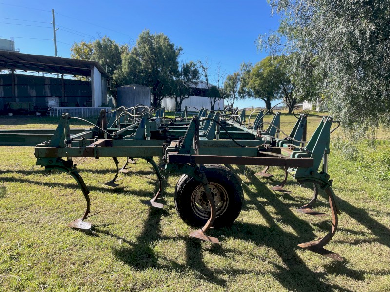 John Shearer Stubby Trashworker Hydraulic Chisel Plough 21 Foot - 21 Tynes