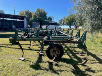 John Shearer Stubby Trashworker Hydraulic Chisel Plough 21 Foot - 21 Tynes