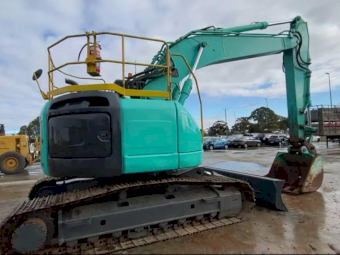 KOBELKO SK235SR-2 WITH BLADE