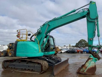 KOBELKO SK235SR-2 WITH BLADE