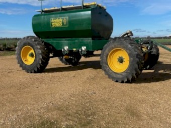 2004 Simplicity 9000L Airseeder