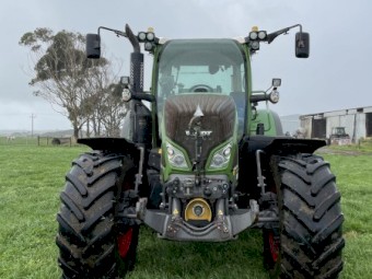 2017 Fendt 716 Vario Tractor