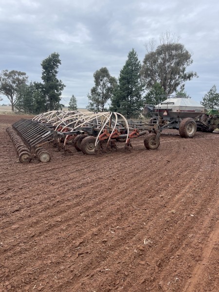 Flexicoil Air Seeder with 1720 Cart