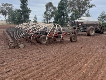 Flexicoil Air Seeder with 1720 Cart