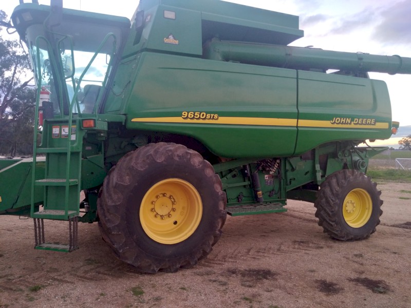 John Deere 9650STS Header