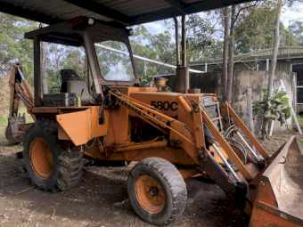CASE 580C Backhoe