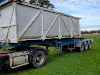 1988 J Smith & Sons Tri Axle Side Tipping Trailer