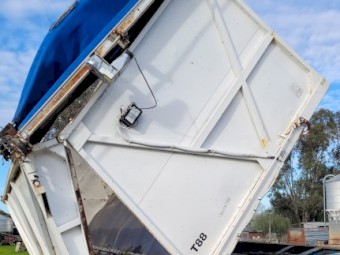 1988 J Smith & Sons Tri Axle Side Tipping Trailer