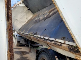 1988 J Smith & Sons Tri Axle Side Tipping Trailer