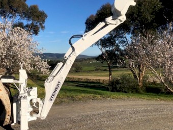 KUBOTA SKID STEER BACKHOE ATTACHMENT