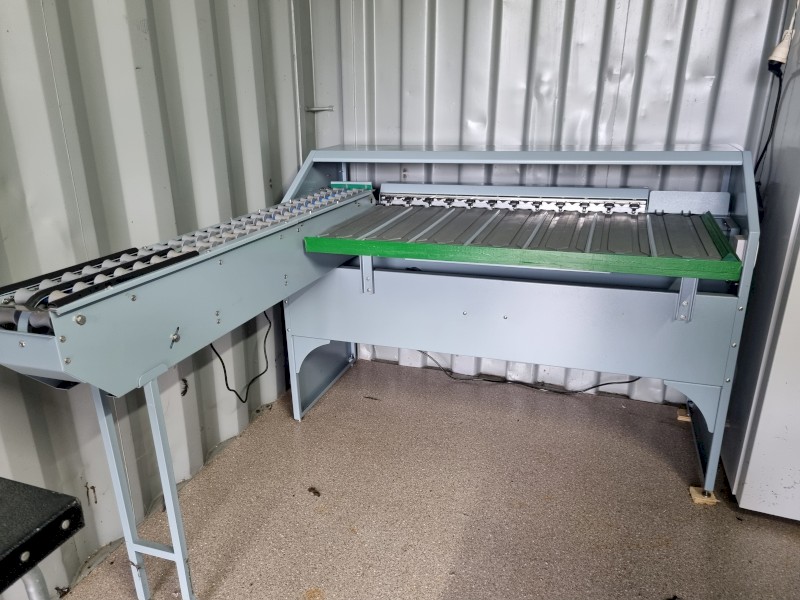 Egg grading machine 