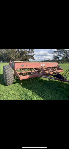 International 511 Combine