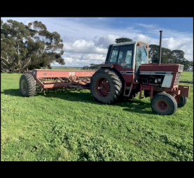 International 511 Combine