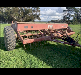 International 511 Combine