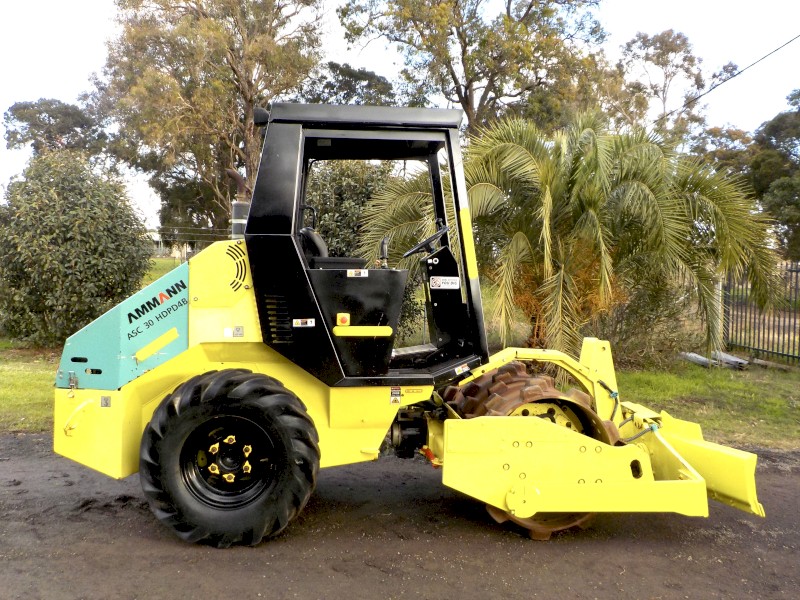 2013 AMMANN ASC30 Articulated Vibrating Pad Foot Compaction Roller