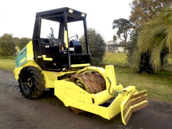 2013 AMMANN ASC30 Articulated Vibrating Pad Foot Compaction Roller