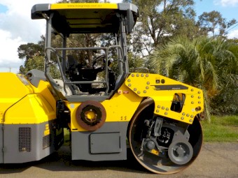 2014 Dynapac CC4200 Articulated Tandem Twin Smooth Drum Roller 