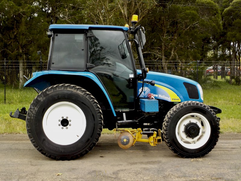 2014 New Holland T5040 4x4 85 hp Agricultural Farm Tractor
