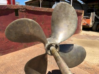 PROPELLER AND DRIVELINE BACK TO TRANSMISSION UNIVERSAL