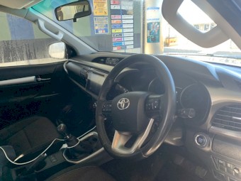 2017 Toyota Hilux SR5 Dual Cab 4WD Ute