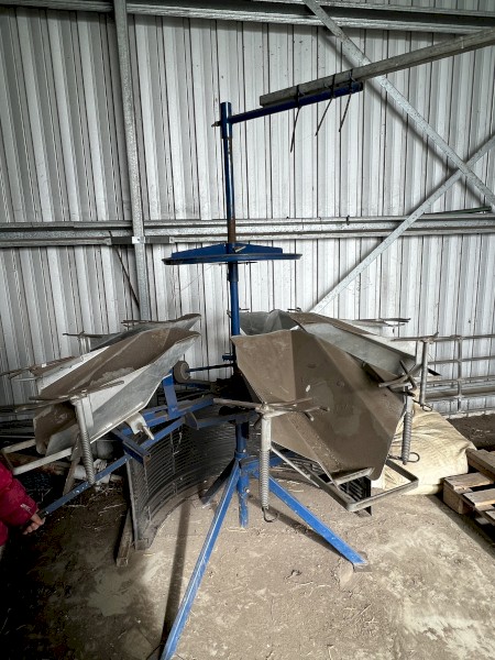 Harvestaire 5 Berth Lamb Marking Cradle 