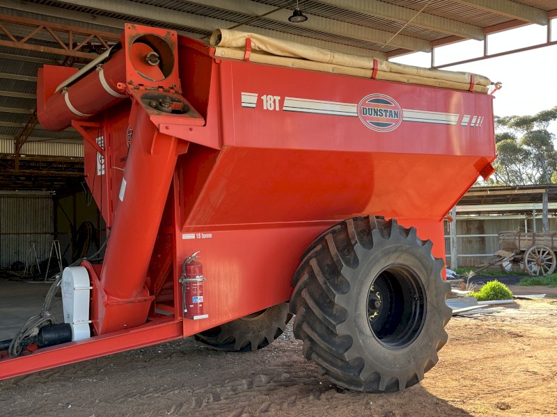 2012 Dunstan 18T Chaser bin Farm Tender