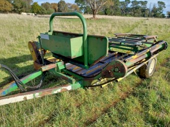 Econo 2 Bale Hydraulic Feeder
