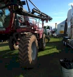 2008 Miller Nitro 3275 Self Propelled Sprayers x 2