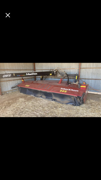 Macdon R85 mower conditioner