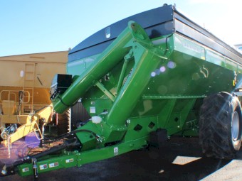 2022 UNVERFERTH 1138 DUAL AUGER FRONT-FOLDING CHASER BIN