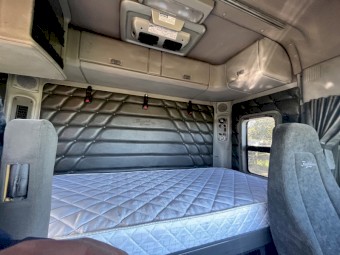 2006 Freightliner Argosy Prime Mover