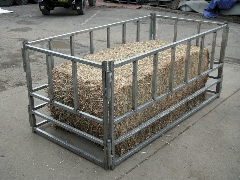 Hay Feeder | Farm Tender