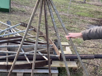 Hobbs Hoist Set of 4 with poles and rods