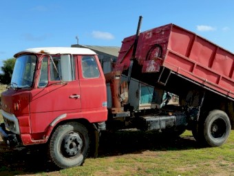 Hino F61J Tipper