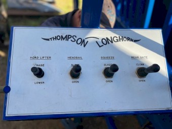 Thompson Longhorn Monarch Cattle Crush