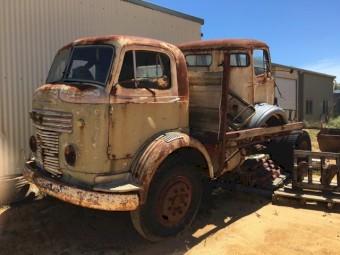 FIRST COMMER CAB OVER MODEL 1954 PETROL COMPLETE 