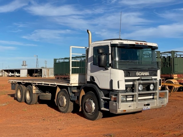 Scania 1999 124G 360 HP 8X4 Flatbed Truck