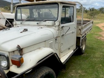 WANTED OLD TOYOTAS LANDCRUISER HILUX 