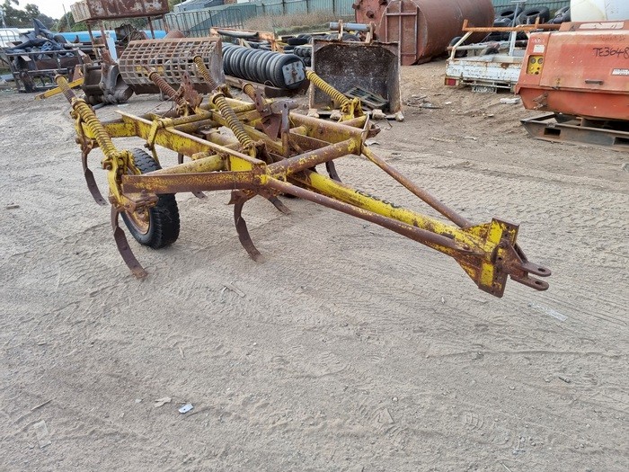 Trailing Chisel Plough