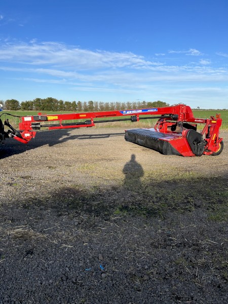 2016 New Holland 313 mower conditioner 