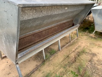 4 Paton lick Feeders